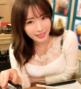バイブを入れると膣圧でピストンが止まる…！人妻が久しぶりのSEXに自分から腰を動かしイキまくる！